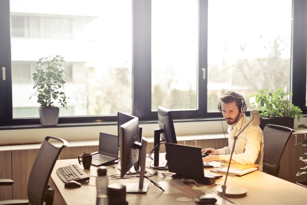 Somos profesionales y transparentes a la hora de asesorar a nuestros clientes sobre soluciones en conectividad, telefonía e internet empresarial.
